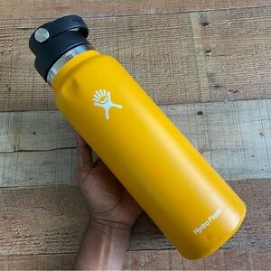 Hydro Flask Mustard Yellow Bottle